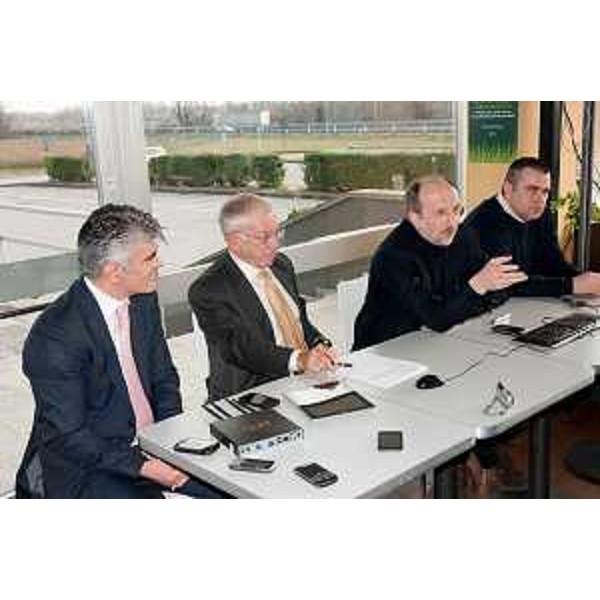 Fabiano Tuniz (Servizi informativi Autovie Venete), Emilio Terpin (Presidente Autovie Venete), Riccardo Riccardi (Assessore regionale Infrastrutture e Mobilità) e Davide Sartelli (Direttore d'Esercizio Autovie Venete) alla presentazione del nuovo servizio informativo via bluetooth su traffico e viabilità nell'area di servizio di Gonars Nord sulla A4. (Gonars 14/02/11)