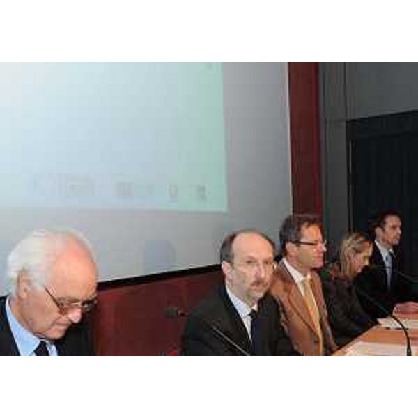 Maurizio Salce (Porto Trieste), Riccardo Riccardi (Assessore regionale Infrastrutture e Mobilità), Gian Angelo Bellati (Direttore Unioncamere Veneto), Masa Certalic (Porto Capodistria) e Peter Zenkl (Responsabile Trasporti Carinzia) alla presentazione del 7° Consortium meeting progetto SoNorA-South North Axis, alla Stazione Marittima. (Trieste 16/02/11)