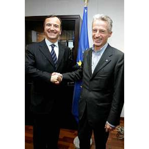 Riccardo Illy (Presidente Regione Friuli Venezia Giulia) con Franco Frattini (Cimmissario Europeo) ritratti nel corso del loro incontro a Bruxelles. (Bruxelles 06/12/06)