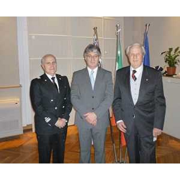 Sebastiano Ottavio Giangravè (Generale, presidente Circolo Ufficiali), Renzo Tondo (Presidente Friuli Venezia Giulia) e Nicolò Ferro (Presidente Lions Club) in occasione della serata conviviale Intermeeting del Lions Club Trieste Host, al Circolo Ufficiali. (Trieste 17/02/11)