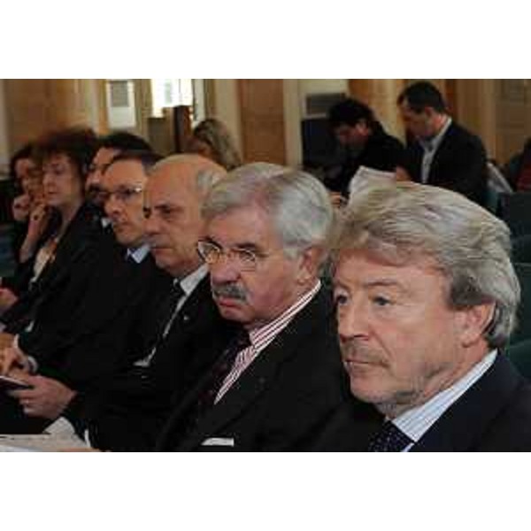Giovanni Pavan (Presidente CCIAA Pordenone) e Antonio Paoletti (Presidente CCIAA Trieste) alla presentazione del rapporto di Informest "L'internazionalizzazione delle imprese del Friuli Venezia Giulia", al MIB. (Trieste 21/02/11)