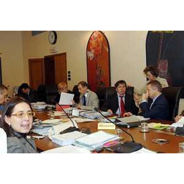 Michela Del Piero (Assessore regionale alla programmazione e controllo, alle risorse economiche e finanziarie, al patrimonio e servizi generali e alle pari opportunità) in commissione sul bilancio