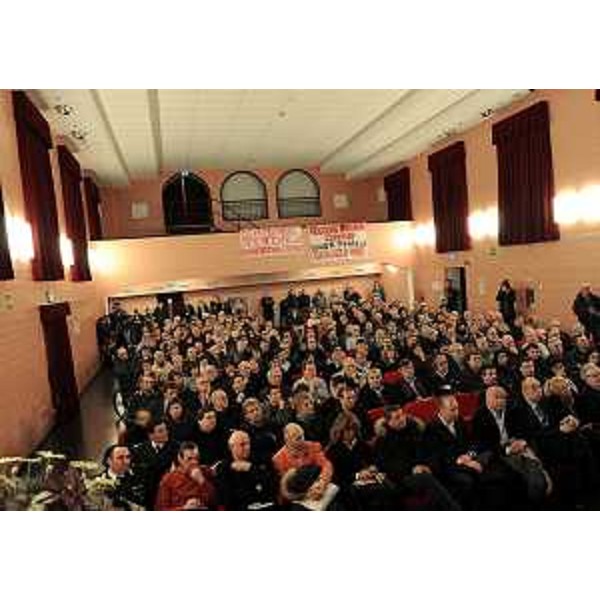 Pubblico alla presentazione dello studio di fattibilità del nuovo Polo termale di Grado, all'auditorium Biagio Marin. (Grado 21/02/11)