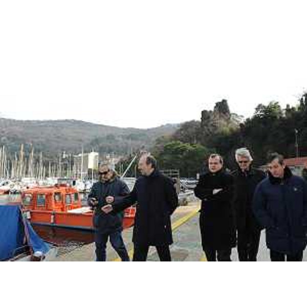 Sopralluogo di Riccardo Riccardi (Assessore regionale Infrastrutture) e Piero Tononi (Consigliere regionale), con i vertici della Società Nautica Grignano, al porticciolo di Grignano. [Grignano (TS) 22/02/11]