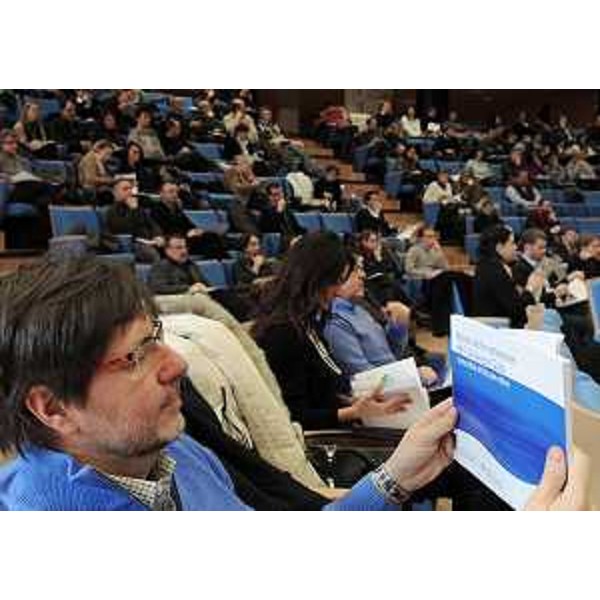 Pubblico al convegno "Risorse idriche sotterranee del FVG: sostenibilità dell'attuale utilizzo", nell'auditorium della Regione. (Udine 01/03/11)