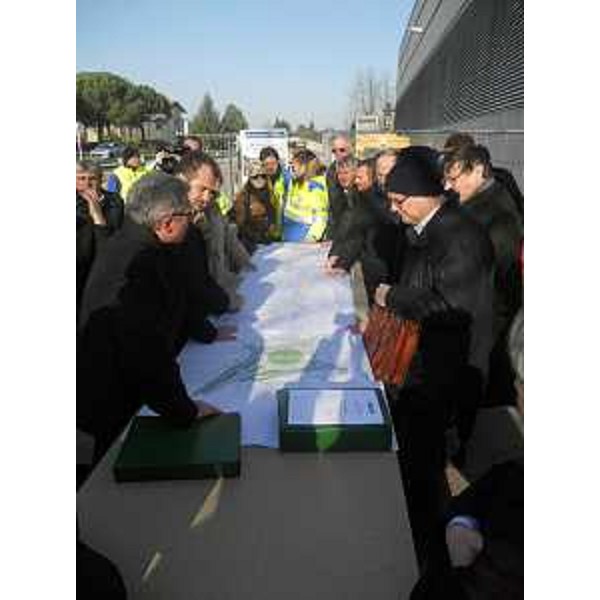 Riccardo Riccardi (Assessore regionale Viabilità e Trasporti) alla presentazione dei lavori previsti per la strada regionale 56 "di Gorizia" in comune di Buttrio. (Buttrio 02/03/11) 
