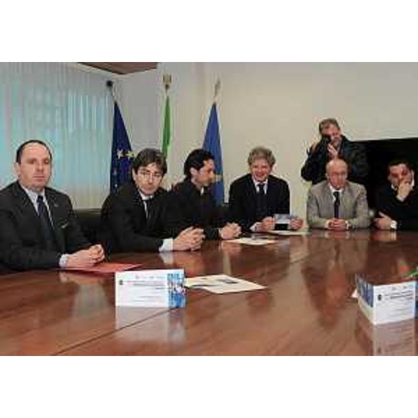Claudio Violino (Assessore regionale Risorse rurali, agroalimentari e forestali) alla presentazione del convegno "Nuovo terrorismo internazionale, dalla dimensione globale a quella locale". (Udine 02/03/11)