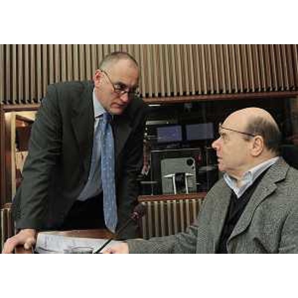 Maurizio Franz (Presidente Consiglio regionale FVG) e Vladimir Kosic (Assessore regionale Salute, Integrazione socio sanitaria e Politiche sociali) in Consiglio regionale per le risposte ad interrogazioni. (Trieste 02/03/11)
