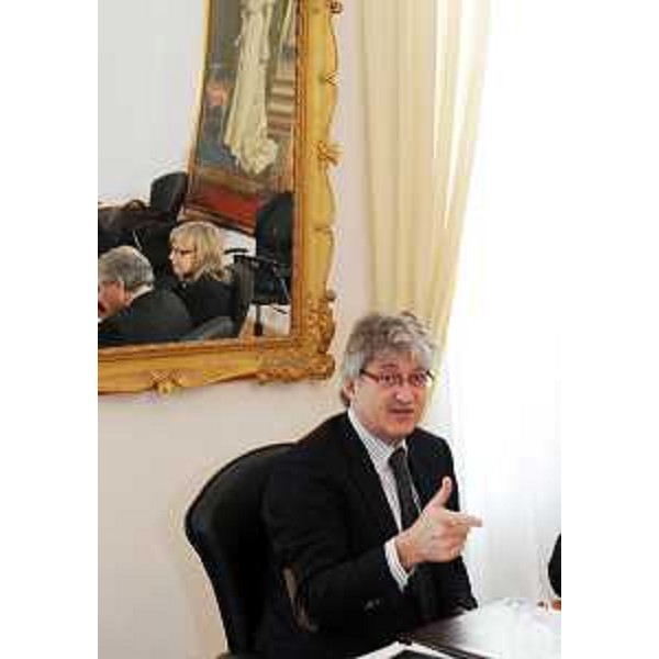 Renzo Tondo (Presidente Friuli Venezia Giulia) presiede la riunione della Giunta regionale. (Trieste 11/03/11)