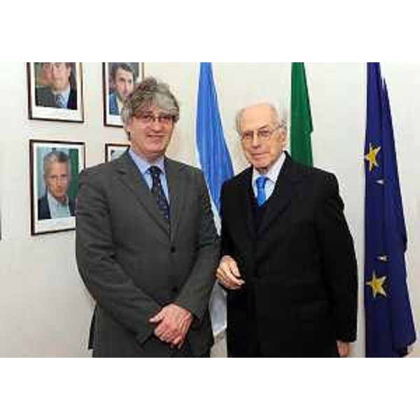 Renzo Tondo (Presidente Friuli Venezia Giulia) e Torcuato Di Tella (Ambasciatore di Argentina in Italia) nella sede della Regione. (Trieste 16/03/11)