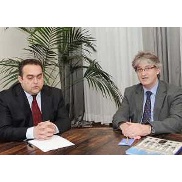 Radu Dobre (Console generale di Romania a Trieste) e Renzo Tondo (Presidente Friuli Venezia Giulia) nella sede della Regione. (Trieste 16/03/11)