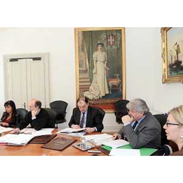 Gli assessori regionali Brandi (Lavoro e Commercio), Riccardi (Viabilità e Trasporti), Molinaro (Università e Ricerca), De Anna (Cultura e Relazioni internazionali) e Savino (Finanze) durante la riunione della Giunta regionale. (Trieste 18/03/11)