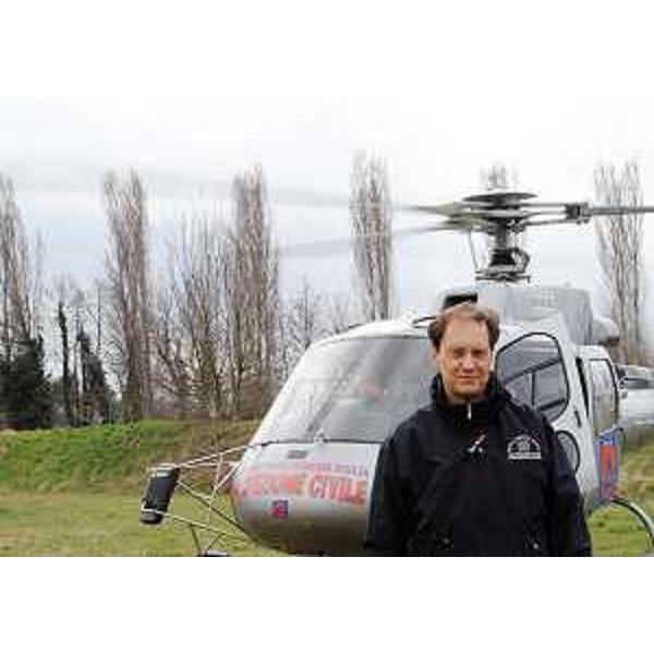 Luca Ciriani (Assessore regionale Protezione civile) nel corso della giornata di esercitazioni di Protezione civile organizzate per verificare procedure e mettere in atto prove tecniche relative alle strumentazioni in uso. (19/03/11)