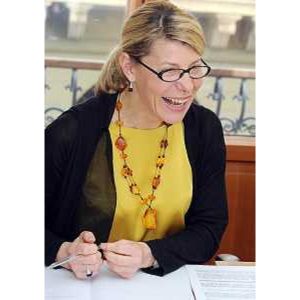 Federica Seganti (Assessore regionale Attività produttive) nel corso dell'incontro con i rappresentanti delle categorie economiche sull'andamento della legge regionale 4/2005 "Interventi per il sostegno e lo sviluppo competitivo delle piccole e medie imprese del Friuli Venezia Giulia...". (Trieste 21/03/11)