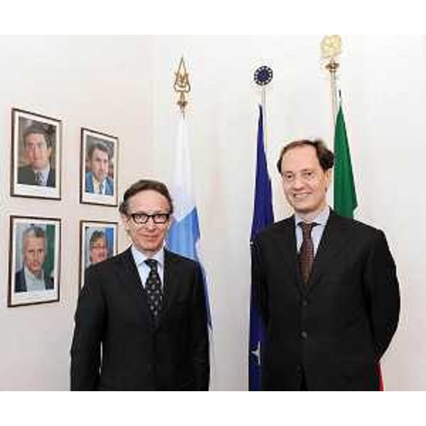 Petri Tuomi-Nikula (Ambasciatore di Finlandia in Italia) e Luca Ciriani (Vicepresidente FVG) nella sede della Regione. (Trieste 25/03/11)
