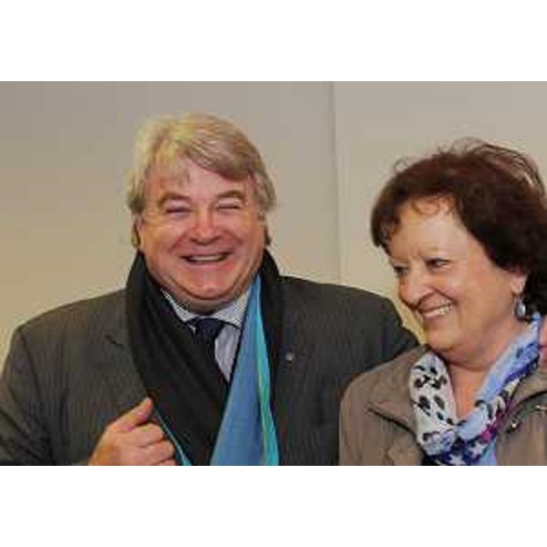 Elio De Anna (Assessore Relazioni internazionali FVG) e Vlasta Pelikan Valencic (Console generale di Slovenia a Trieste) in conferenza stampa sui progetti strategici del Programma Interreg Italia/Slovenia. (Udine 28/03/11)