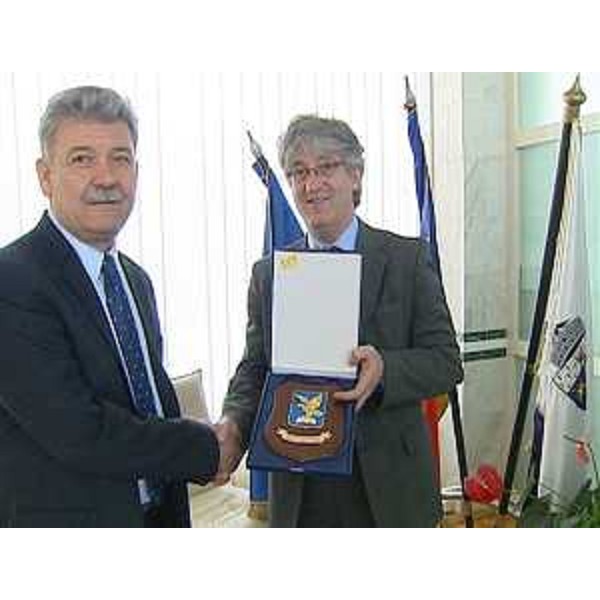 Mircea Hava (Sindaco Alba Iulia) riceve Renzo Tondo (Presidente FVG) in Municipio. (Alba Iulia 25/03/11)