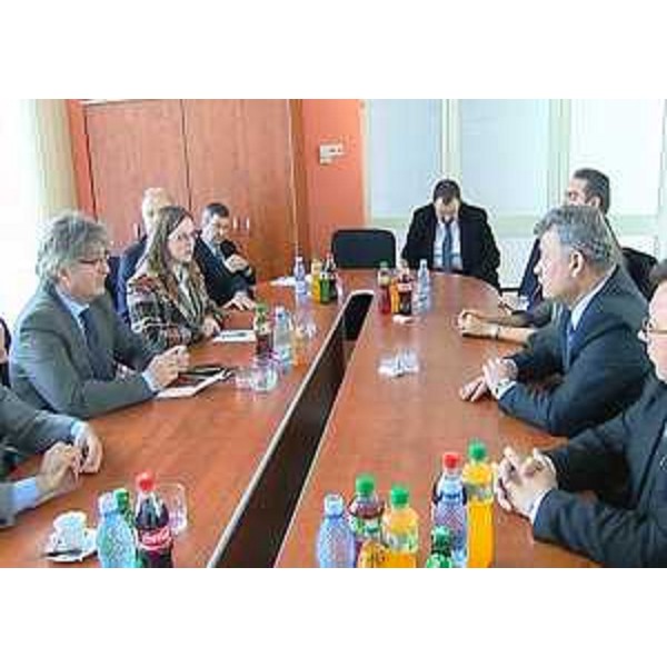 Renzo Tondo (Presidente FVG) incontra Mircea Hava (Sindaco Alba Iulia) in Municipio. (Alba Iulia 25/03/11)