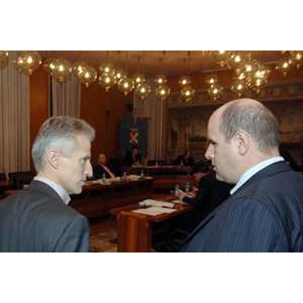 Riccardo Illy (Presidente Regione Friuli Venezia Giulia) con Vittorino Boem (Sindaco di Codroipo) durante la seduta della Giunta Regionale a Codroipo. (Codroipo 07/12/06)