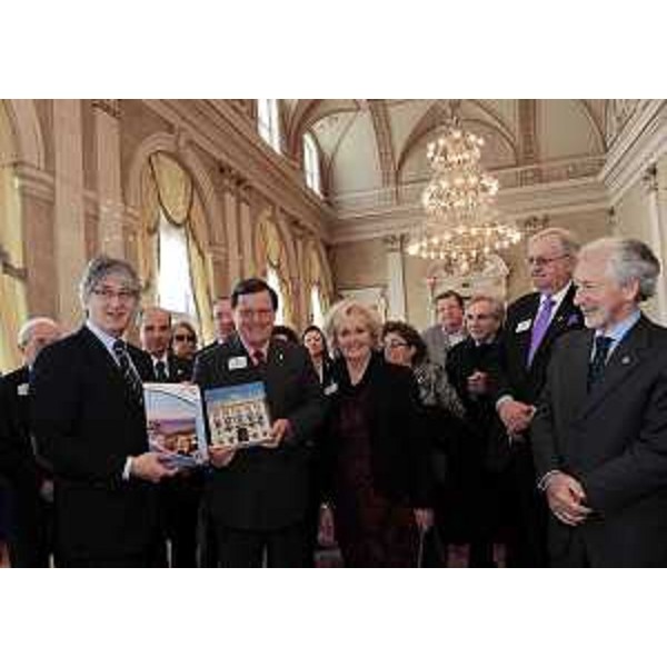 Il presidente della Regione riceve Sidney Lee Scruggs III (Presidente mondiale Lions club), con la delegazione di membri del Lions club che parteciperà alla XIV Conferenza dei Lions del Mediterraneo, nel palazzo della Regione. (Trieste 31/03/11)