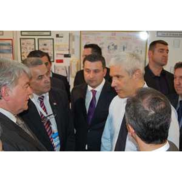L'assessore alle Relazioni internazionali del FVG con il Presidente della Repubblica di Serbia Boris Tadic alla Fiera dell'Automotive. [Kragujevac (SRB) 10/05/11]