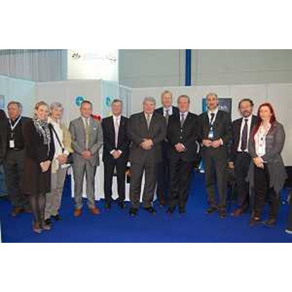 L'assessore alle Relazioni internazionali del FVG, con espositori della regione, alla Fiera dell'Automotive. [Kragujevac (SRB) 10/05/11]