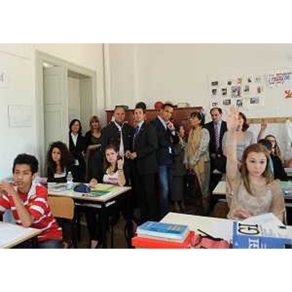 Un momento della visita della delegazione carinziana, accompagnata da Roberto Molinaro (Assessore Istruzione FVG), all'Educandato statale Uccellis. (Udine 19/05/11)