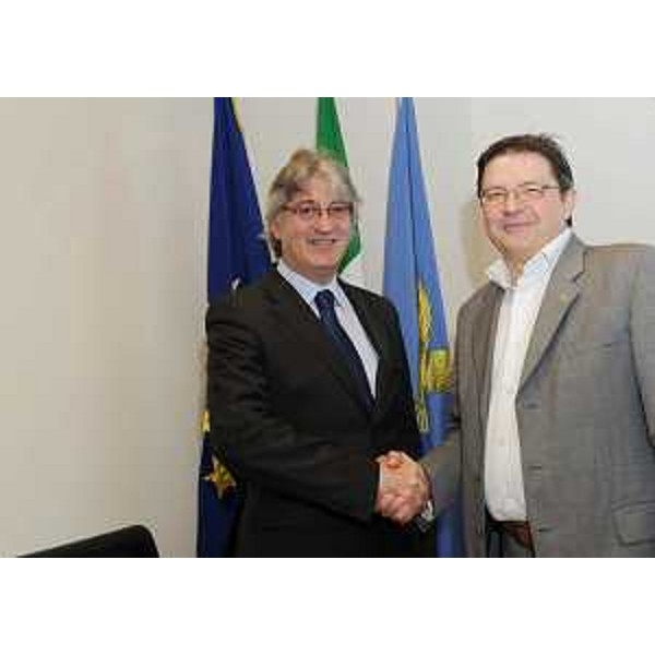 Renzo Tondo (Presidente Friuli Venezia Giulia) con Enrico Gherghetta, appena rieletto presidente della Provincia di Gorizia. (Udine 20/05/11)