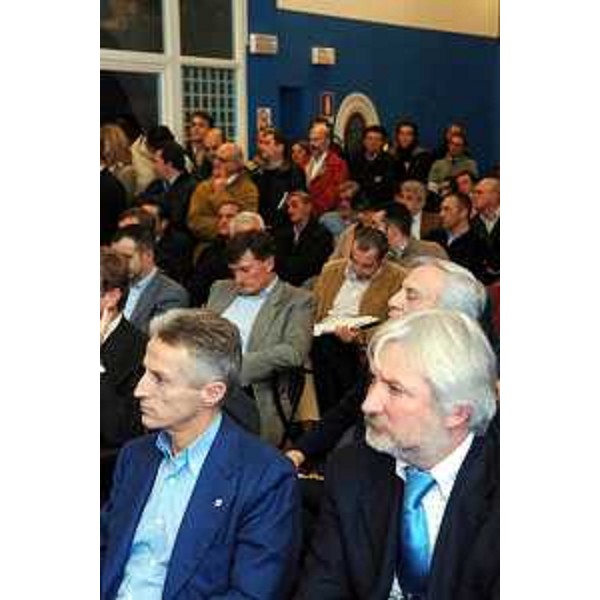 Riccardo Illy (Presidente Regione Friuli Venezia Giulia) e Pietro Del Frate (Sindaco di San Giorgio di Nogaro) all'incontro sulle opere di bonifica della laguna di Grado e di Lignano e sulla viabilità Aussa. (San Giorgio di Nogaro 11/12/06)
