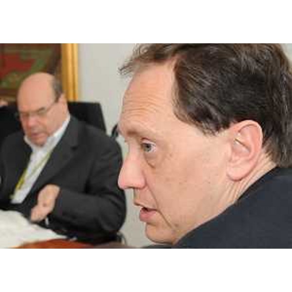 Luca Ciriani (Vicepresidente FVG e assessore regionale Ambiente, Energia e Politiche Montagna, delegato Protezione civile) nel corso della riunione della Giunta regionale. (Trieste 26/05/11)