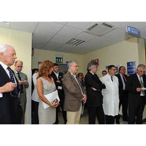 Renzo Tondo (Presidente Friuli Venezia Giulia), accanto a Diego Vanuzzo (Direttore Centro Prevenzione Malattie cardiovascolari AOU UD), all'inaugurazione del Centro di Prevenzione delle Malattie cardiovascolari dell'Azienda Ospedaliero-Universitaria Santa Maria della Misericordia. (Udine 27/05/11)