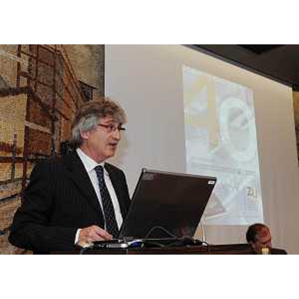 Renzo Tondo (Presidente Friuli Venezia Giulia) interviene alla celebrazione del 40° anniversario del Consorzio per lo Sviluppo industriale del Friuli centrale, nella sala Valduga della CCIAA. (Udine 27/05/11)