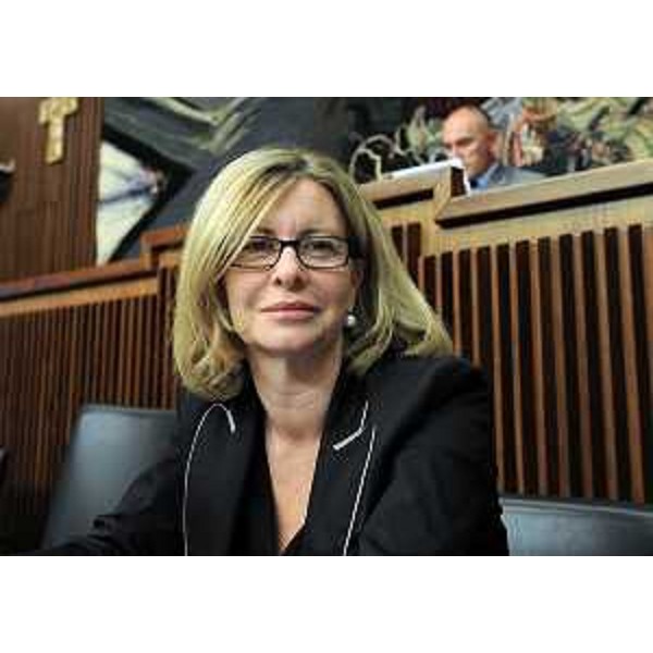 Sandra Savino (Assessore regionale Finanze, Patrimonio e Programmazione) nel corso del question time in Consiglio regionale. (Trieste 01/06/11)