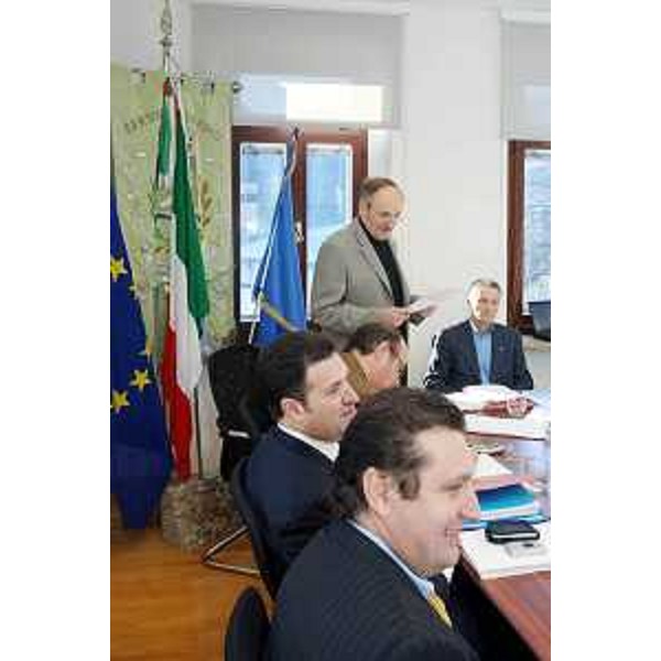 Riccardo Illy (Presidente Regione Friuli Venezia Giulia) con Franco Iacop (Assessore regionale per le relazioni internazionali, comunitarie e autonomie locali), Enzo Marsilio (Assessore regionale alle risorse agricole, naturali, forestali e montagna Paolo Iussa (Sindaco di Enemonzo) durante la seduta della Giunta Regionale a Enemonzo. (Enemonzo 15/12/06)