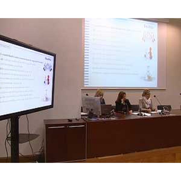 La conferenza stampa sull'attivazione dei contributi compensativi IRAP con Patrizia Petullà (Direttore Servizio Tributi Regione), Antonella Manca (Ragioniere generale Regione) e Sandra Savino (Assessore regionale Finanze, Patrimonio, Programmazione). (Trieste 17/06/11)
