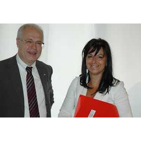 Alberto Marchiori (Presidente Confcommercio FVG) e Angela Brandi (Assessore regionale Lavoro, Formazione, Commercio e Pari Opportunità) nel corso dell'incontro Regione/Confcommercio. (Trieste 17/06/11)