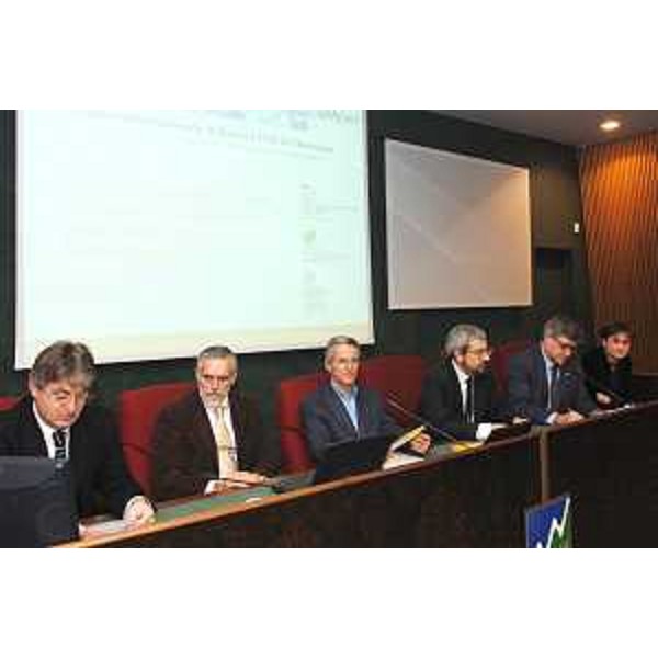 Riccardo Illy (Presidente Regione Friulil Venezia Giulia) con Edoardo Mensi (Presidente Cirmont e Imont), Alberto De Toni (Presidente Agemont), Furio Honsell (Magnifico Rettore dell'Università di Udine) e Renzo Tondo (Deputato) all'inaugurazione dei laboratori di ricerca "Cirmont". (Amaro 15/12/06)
