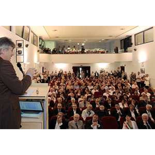 Renzo Tondo (Presidente della Regione Friuli Venezia Giulia) durante il suo intervento nell'occasione delle celebrazioni per i cento anni della Secab (Società elettrica cooperativa dell’Alto But). (Paluzza, 25/06/11)