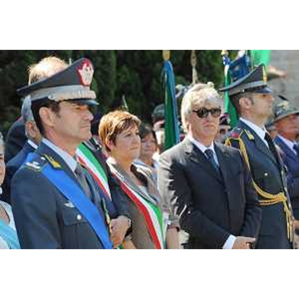 Il Generale Gianluigi Miglioli e Renzo Tondo (Presidente della Regione Friuli Venezia Giulia) al 237o Anniversario della fondazione della Guardia di Finanzia. (Trieste, 28/06/11)