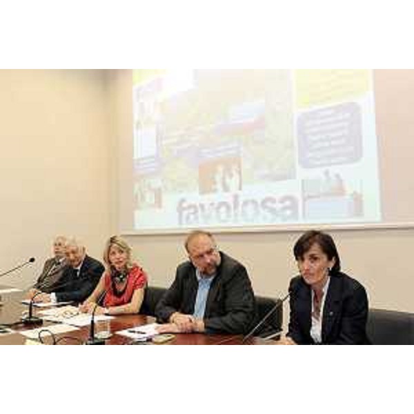 Federica Seganti (Assessore Attività produttive), Roberto Cosolini (Sindaco di Trieste), Alessandro Giacchetti (Commissario del Governo e prefetto di Trieste), Igor Dolenc (Assessore Sviluppo economico Provicia di Trieste) e Fabrizia Greppi (vicepresidente corporate Marketing e Comunicazione della Costa Crociere) durante la conferenza stampa di presentazione dei festeggiamenti per il battesimo della nave "Costa Favolosa" ammiraglia della Costa Crociere. (Trieste, 28/06/11)