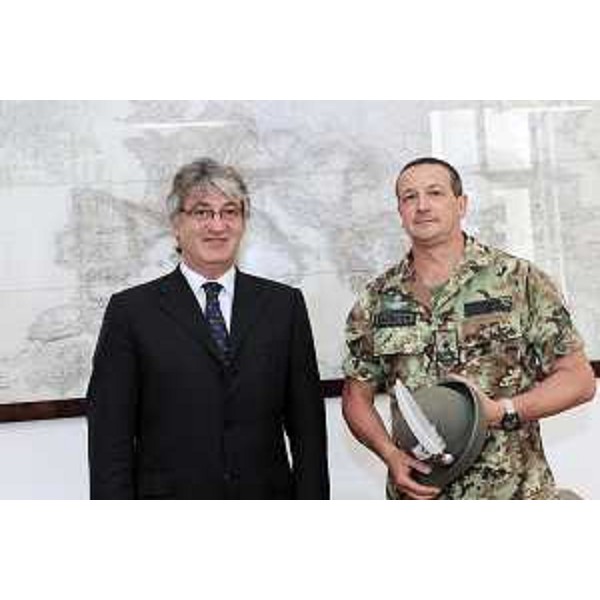 Renzo Tondo (Presidente della Regione Friuli Venezia Giulia) riceve Marcello Bellacicco (Comandante Brigata alpina Julia) in visita di commiato. (Trieste, 29/06/11)