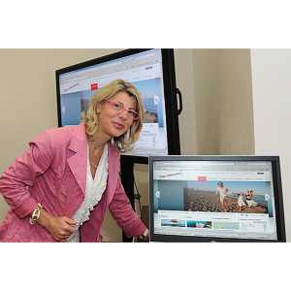 Federica Seganti (Assessore regionale alle attività produttive, delegato alla polizia locale e sicurezza) alla presentazione del nuovo sito dell'Agenzia per il Turismo FVG. (Trieste, 30/06/11)