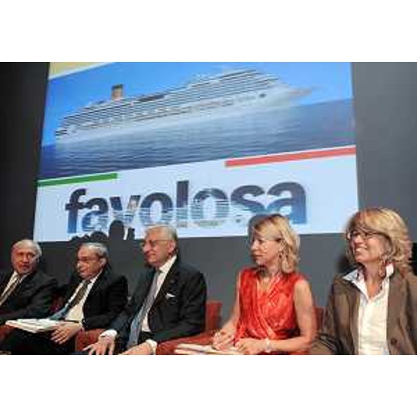 Alessandro Giacchetti (Prefetto e Commissario Governo Trieste), Federica Seganti (Assessore regionale Attività produttive) e Marina Monassi (Presidente Autorità Portuale Trieste) nel corso della conferenza stampa inaugurale a bordo della "Favolosa". (Trieste 02/07/11)