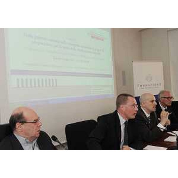 Vladimir Kosic (Assessore regionale Salute) al convegno "Dalle priorità sanitarie nelle emergenze umanitarie ai progetti di cooperazione", nella sede della Cassa di Risparmio di Gorizia. (Gorizia 04/07/11)