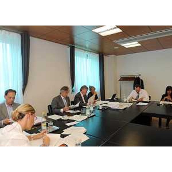 Renzo Tondo (Presidente Friuli Venezia Giulia) presiede la riunione della Giunta regionale. (Udine 08/07/11)