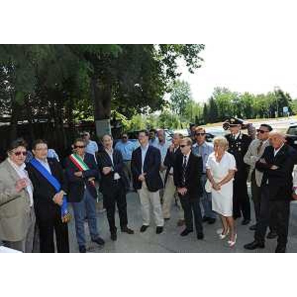 Riccardo Riccardi (Assessore regionale Viabilità e Trasporti) all'inaugurazione della doppia rotatoria tra le strade regionali 305 di Redipuglia e 351 di Cervignano, con Giorgio Santuz (Presidente FVG Strade), Enrico Gherghetta (Presidente Provincia Gorizia), Ettore Romoli (Sindaco Gorizia) e Franco Tommasini (Sindaco Gradisca). (Gradisca 09/07/11)