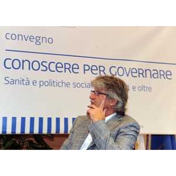 Renzo Tondo (Presidente Friuli Venezia Giulia) al convegno "Conoscere per governare - Sanità e Politiche sociali 2007-2011 e oltre", nell'Auditorium della Regione. (Udine 11/07/11)