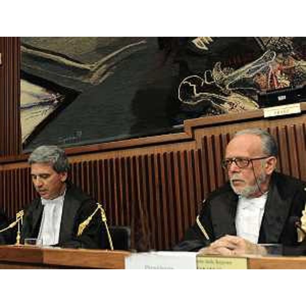 Fabrizio Picotti (Relatore giudizio di parificazione) e Antonio Di Salvo (Presidente Sezione di controllo Corte dei Conti) durante la seduta della Corte dei Conti riunita in Consiglio regionale per il giudizio di parificazione del Rendiconto generale della Regione. (Trieste 15/07/11)