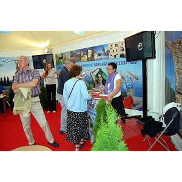 Lo stand del Friuli Occidentale a "Casa Italia". (Tallinn 21/07/11)