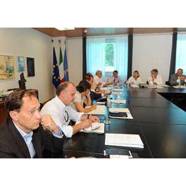 Luca Ciriani (Vicepresidente FVG, assessore regionale Ambiente, Montagna, Protezione civile) nel corso dell'incontro con i parlamentari eletti in Friuli Venezia Giulia ed i presidenti dei Gruppi politici in Consiglio regionale. (Udine 22/08/11)